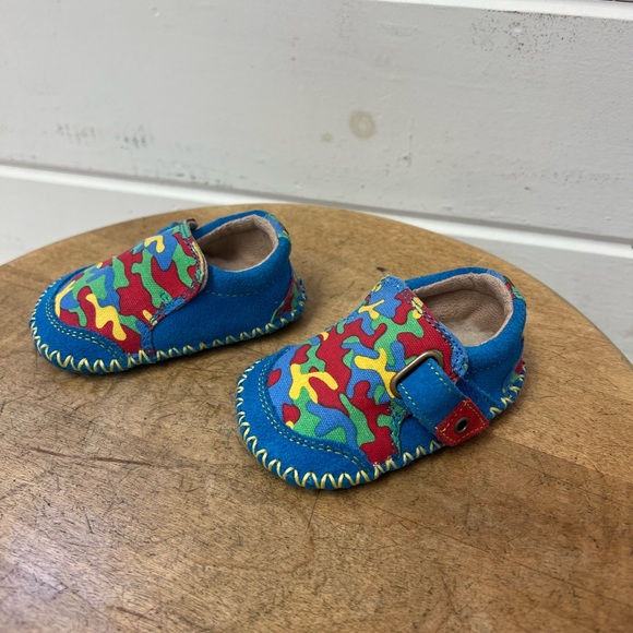 Perfect little Ugg moccasins for babies! Beautiful condition. Newborn size 0/1 - Picture 9 of 15